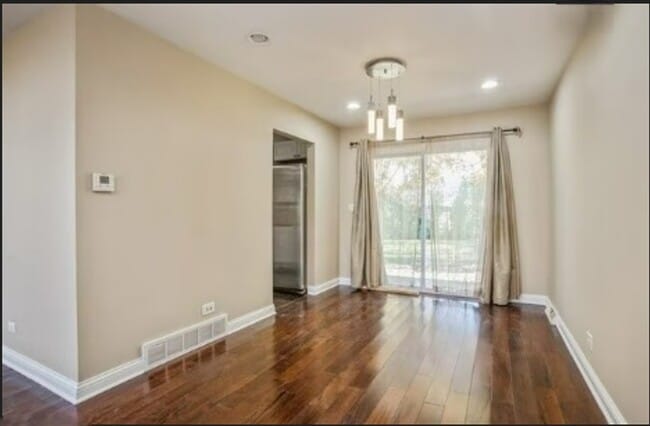 Photo - 812 S School St