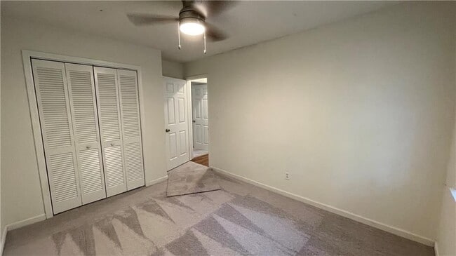 Photo - 111 Doves Ln