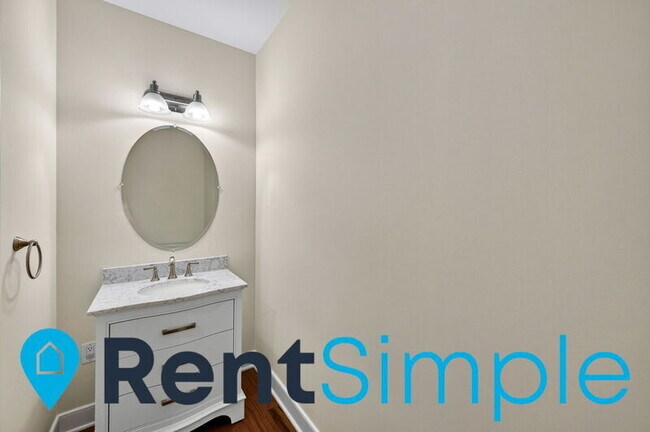 Photo - 1418 N Rhodes St Unit B-110