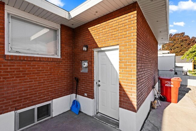 Photo - 204 Dove Ave