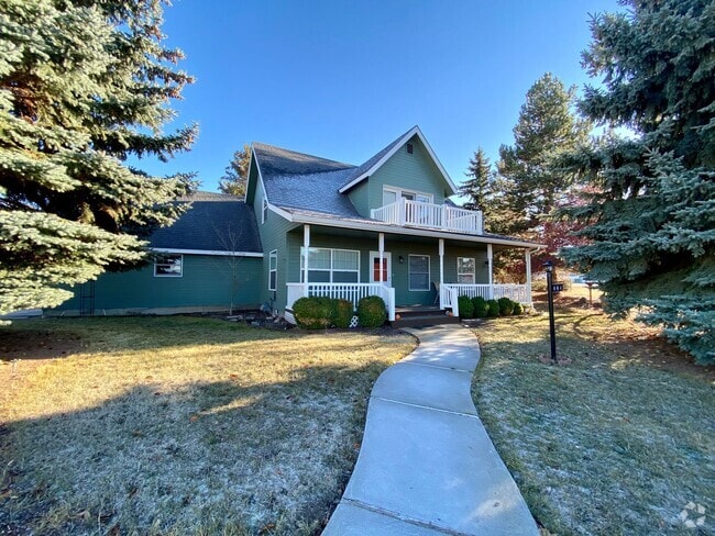Building Photo - Beautiful 3 bed 2 bath - pets allowed! Rental