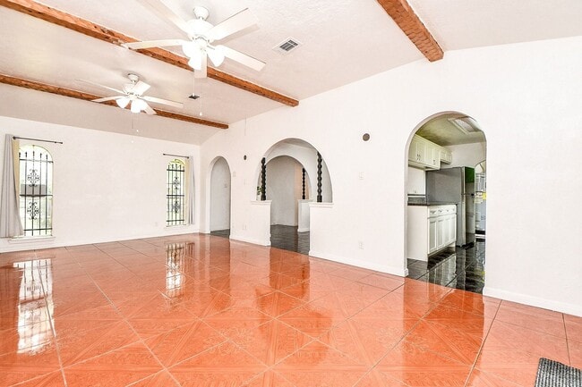Photo - 9037 Crestview Dr