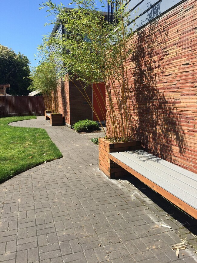 Photo - 2 bed/1bath townhouse with w/d in unit, on... Unidad 614