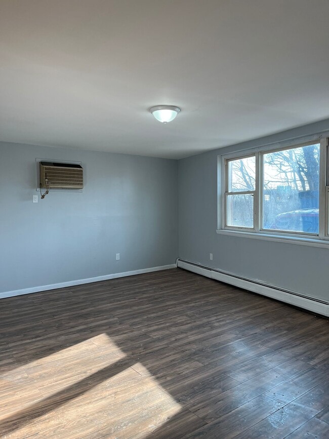 Photo - 180 Princeton Ave Unit 1RM