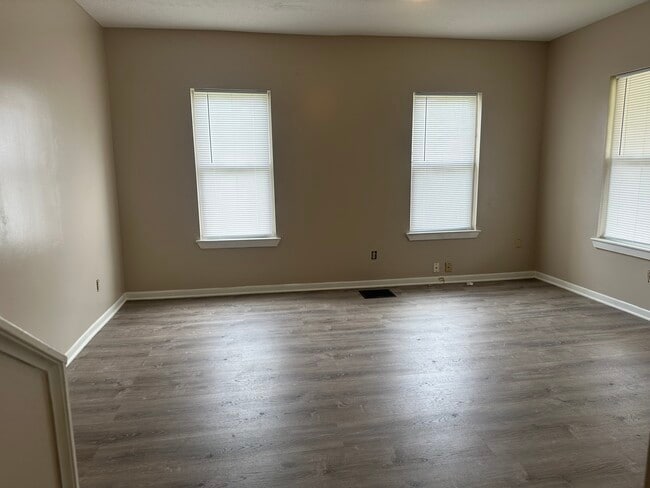 Photo - 204 Williams St