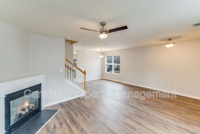 Photo - 3410 Broadwick St