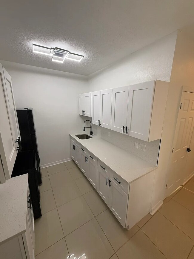 Building Photo - 3460 4th Ave S Unit 2