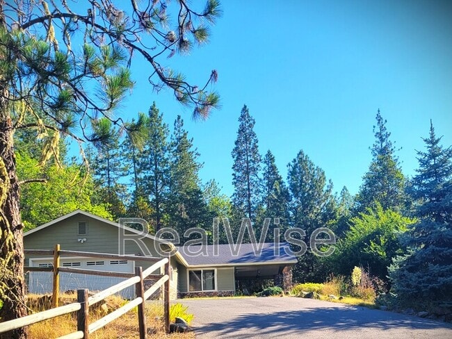 Building Photo - 373 Donet Ln