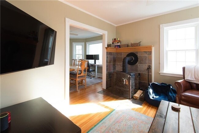 Photo - 21 Congdon Ave