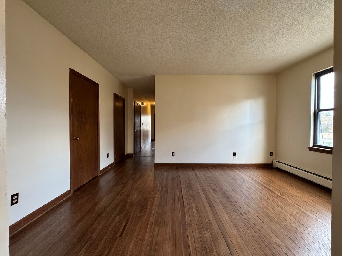 Livingroom - 67 E Main St (Middletown, CT)