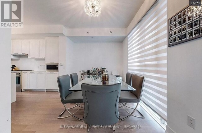 Photo - 1331 Queen St E