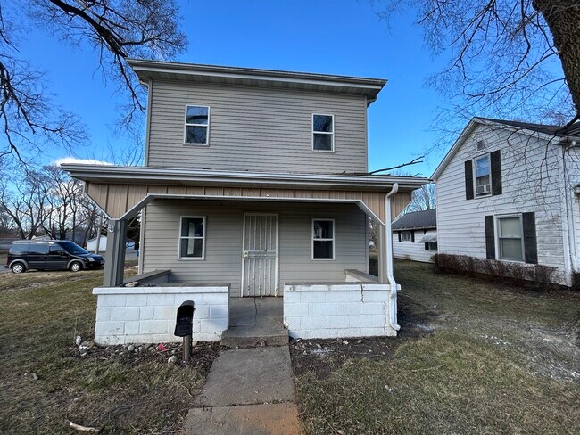 Photo - 502 E Young Ave House