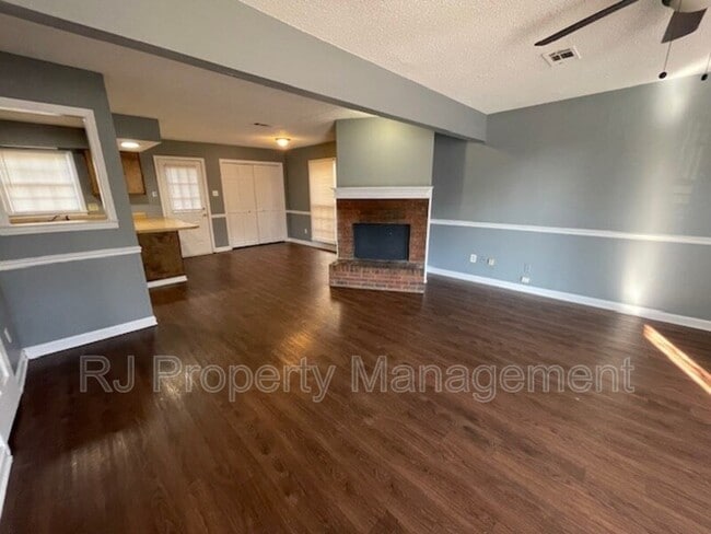 Photo - 5560 Blossom Ln