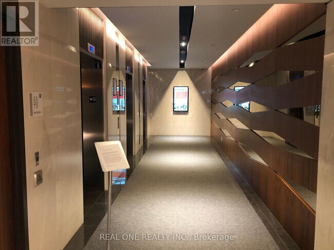 Photo - 19 Bathurst St Unit 615