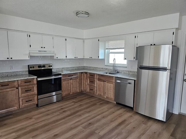 Photo - 175 174th Terrace E