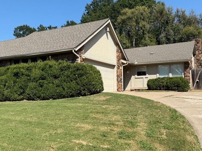 Building Photo - Vaulted Ceilings, Large Great Room! 3 bedr... Rental