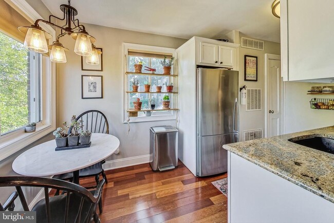 Photo - 2004 3rd St NE Unit 204