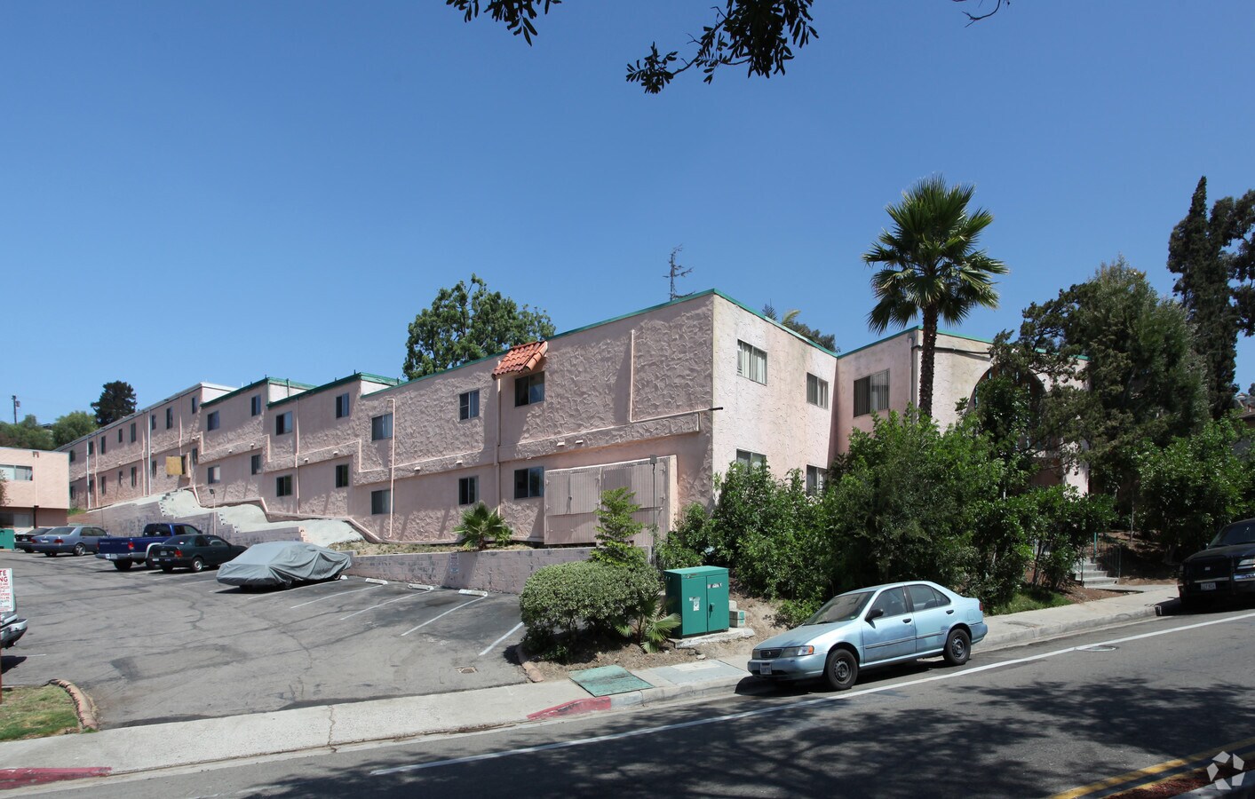 Cascade Apartments - Cascade Apartments