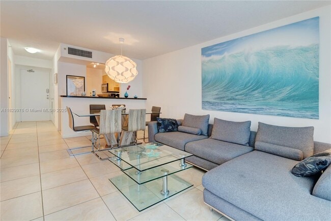 Photo - 9195 Collins Ave Unidad 606 Rental