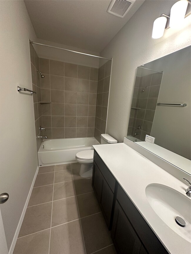 Photo - 206 Mercury Sky Rd