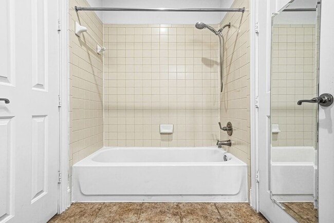 Photo - 7134 Mapleridge St Unidad 2E
