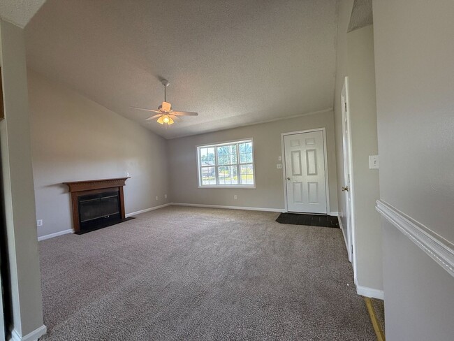 Photo - 3 bedroom 2 bath home in Foxtrace subdivision