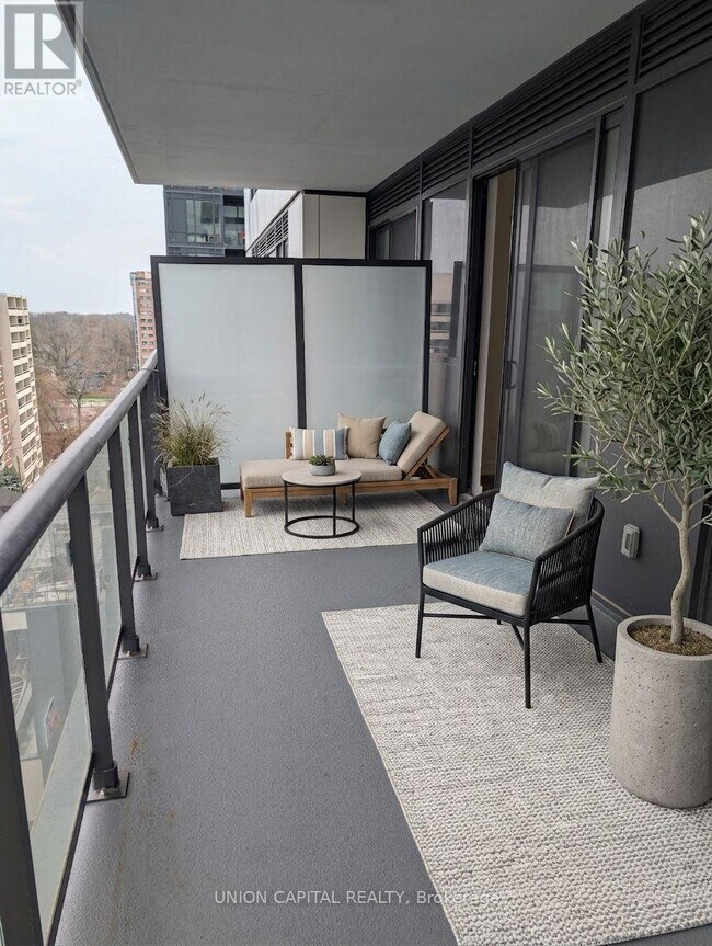 Photo - 2075 Lakeshore Rd. Unité 801