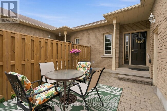 Photo - 1111 Wilson Rd N