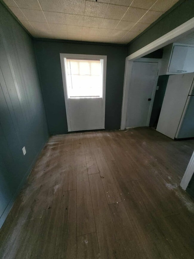 Photo - 108 E Cedar Ave