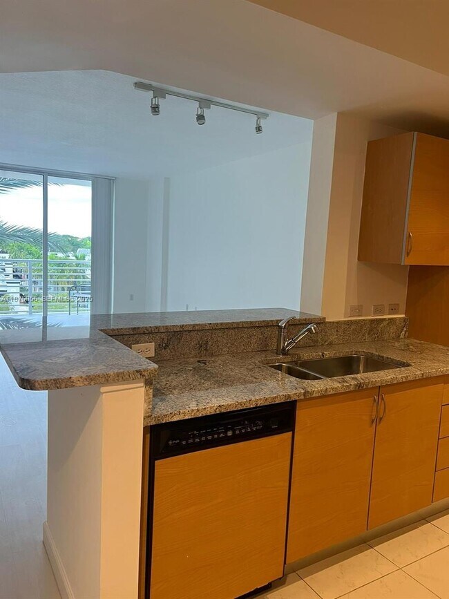 Photo - 2775 NE 187th St Unit 310