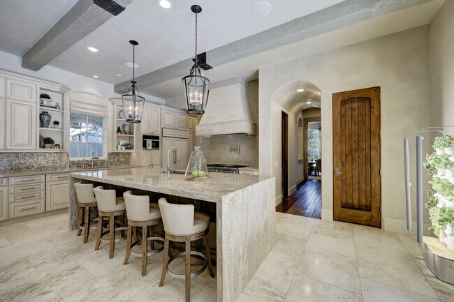 Photo - 5610 Lynbrook Dr