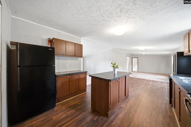 233 Peeler Rd