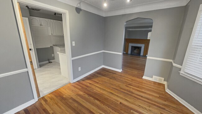 Photo - 3625 Chatsworth St