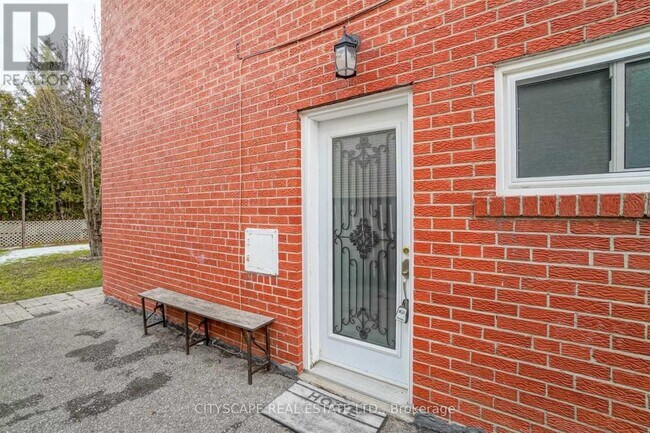 Photo - 1166 Shadeland Dr