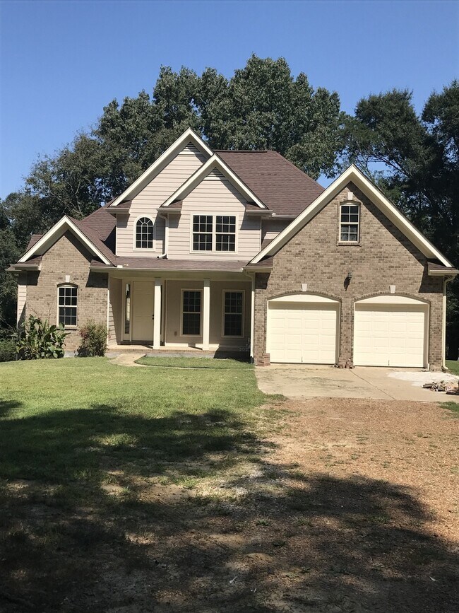 Spacious Country Home - Spacious Country Home