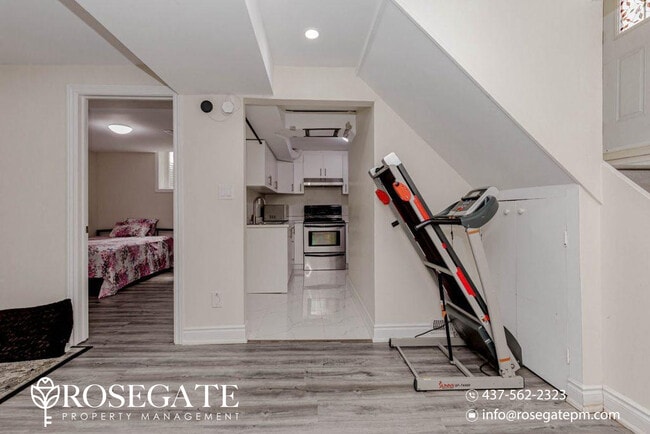 Photo - 1-Bedroom Corner Basement Apartment with Parking – Brampton Unité 2