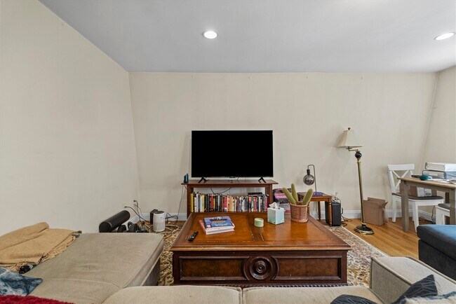 Photo - 16 Gates St Unit 3