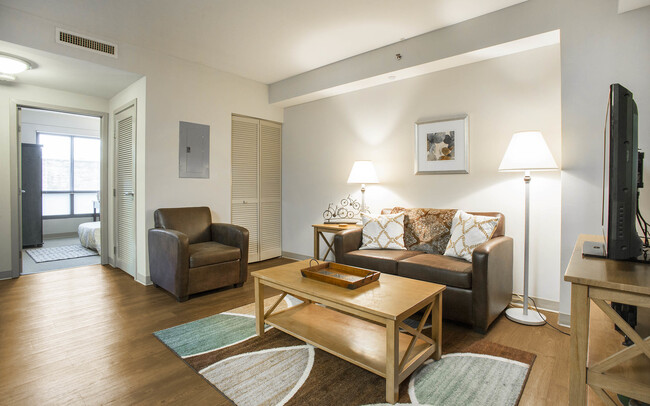 Photo - Yugo Charleston Campus Apartments