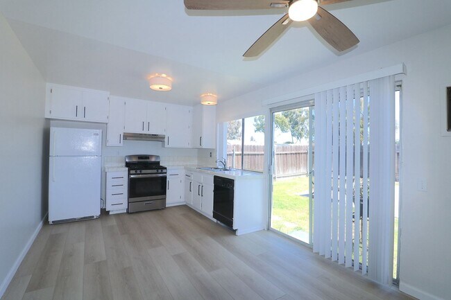 Photo - Come check out this 2/2 house in Mira Mesa...