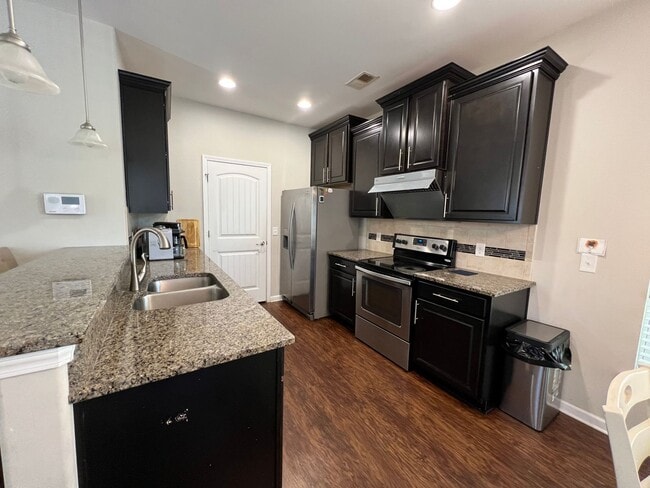 Photo - Summer Hill rental in Richmond Hill
