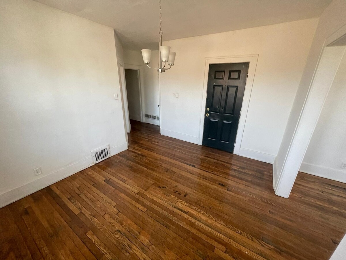 Photo - 1094-1096 Waterman St Unit 1094 (Lower)