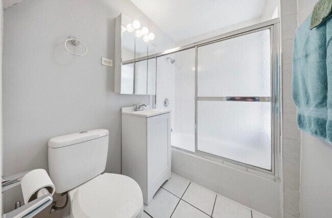 Photo - 604 N 8th Ave