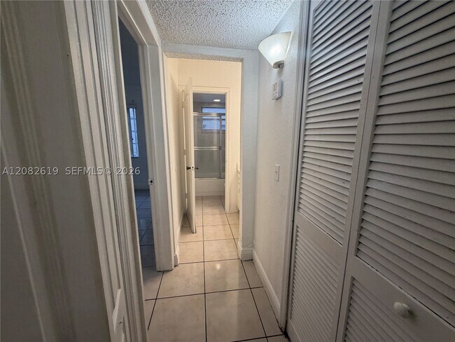 Photo - 16118 NE 21st Ave Unit 7