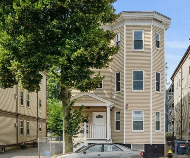 Building Photo - 995 Dorchester Ave Rental