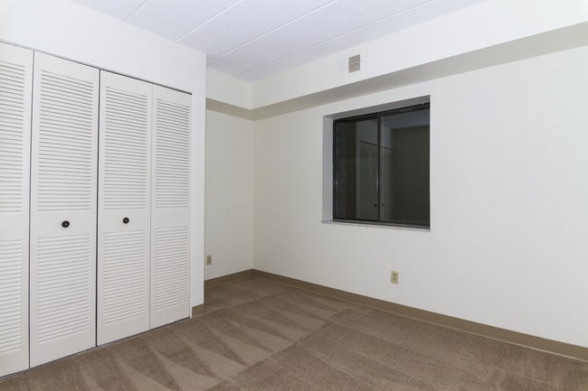 Lexington Manor Apartments