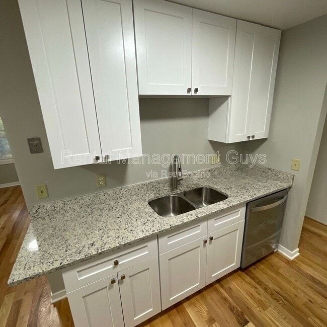 Photo - 8229 Halifax Ct N