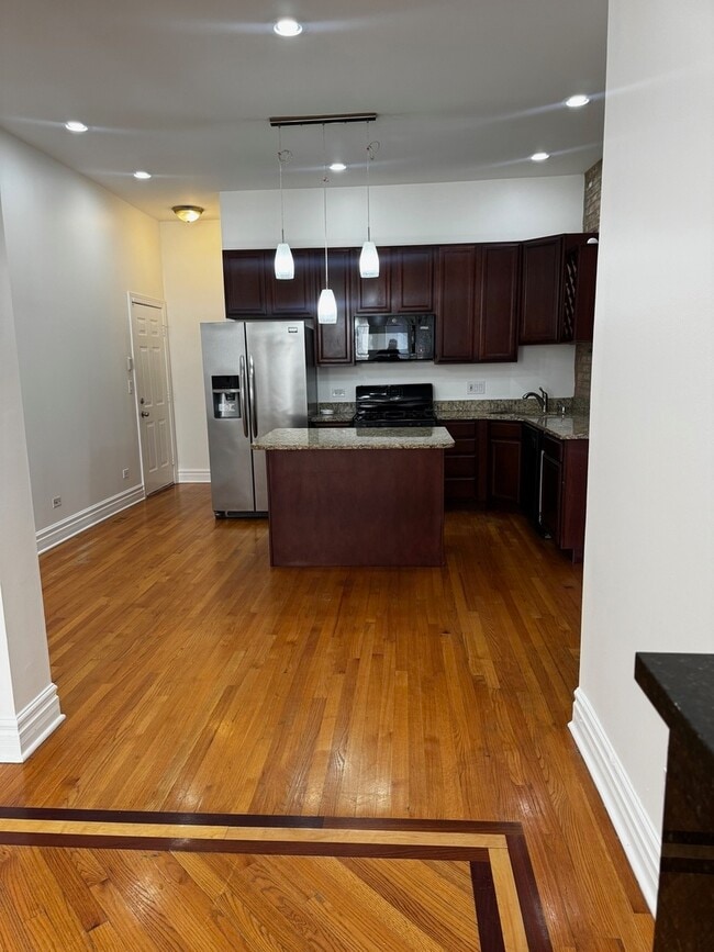 Photo - 4852 S Prairie Ave