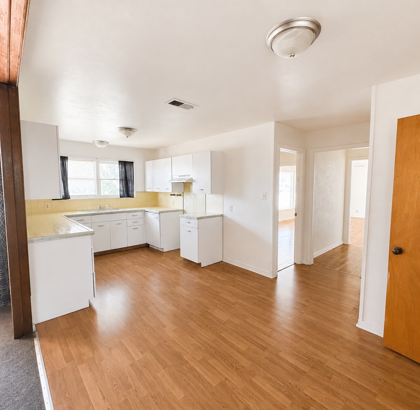 Photo - 1206 E 11th Pl