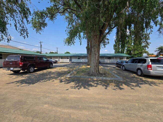 Photo - Fully Remolded 2 Bedroom Apartment Move-in... Unit 7