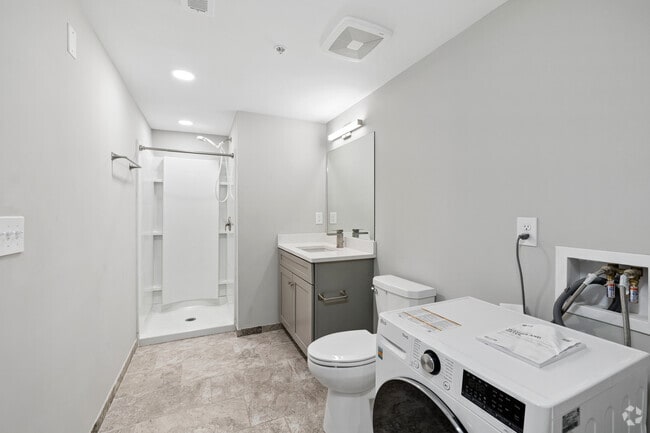 2BR, 2BA - 1,008SF - Primary Bathroom/Laundry